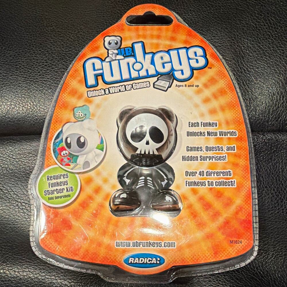 U.B. Funkeys The Bones Figure M1624 2007 Black Skull Bear Ages 8+
